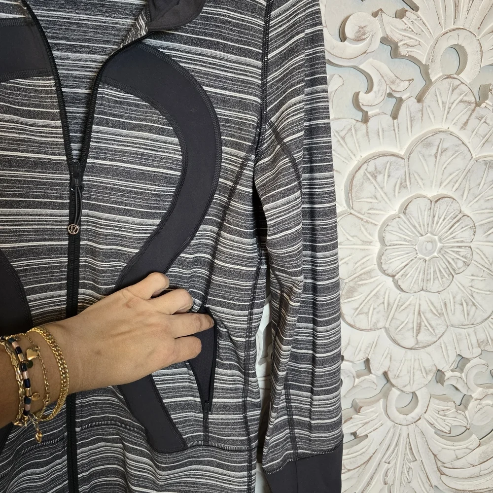 lululemon athletica Gray Striped full-zip jacket sweatshirt Size 6 Tennis